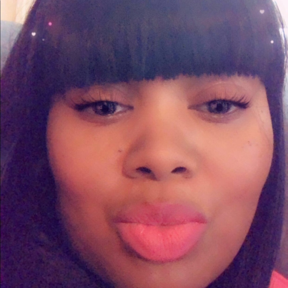 Meet your Posher, Latasha